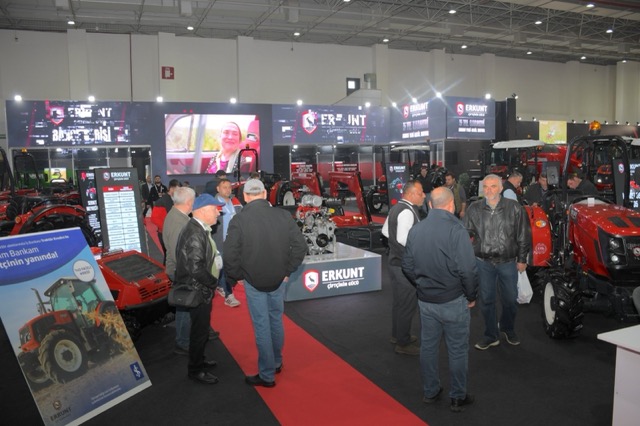 Erkunt Traktör Egeli Çiftçilere Yeniden Merhaba Dedi